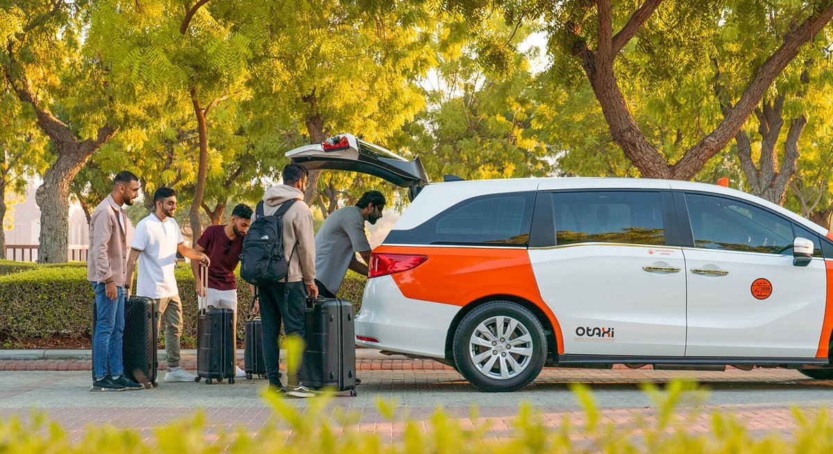Car Rental in Oman or Taxi